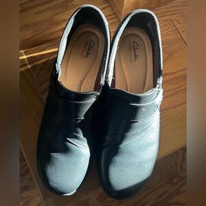 Clarks Angie Pearl Leather Black Slip on Clogs, Women’s size 11